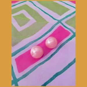 Vintage MOD 60s Pink Pearlized Round Plastic Clip on Earrings